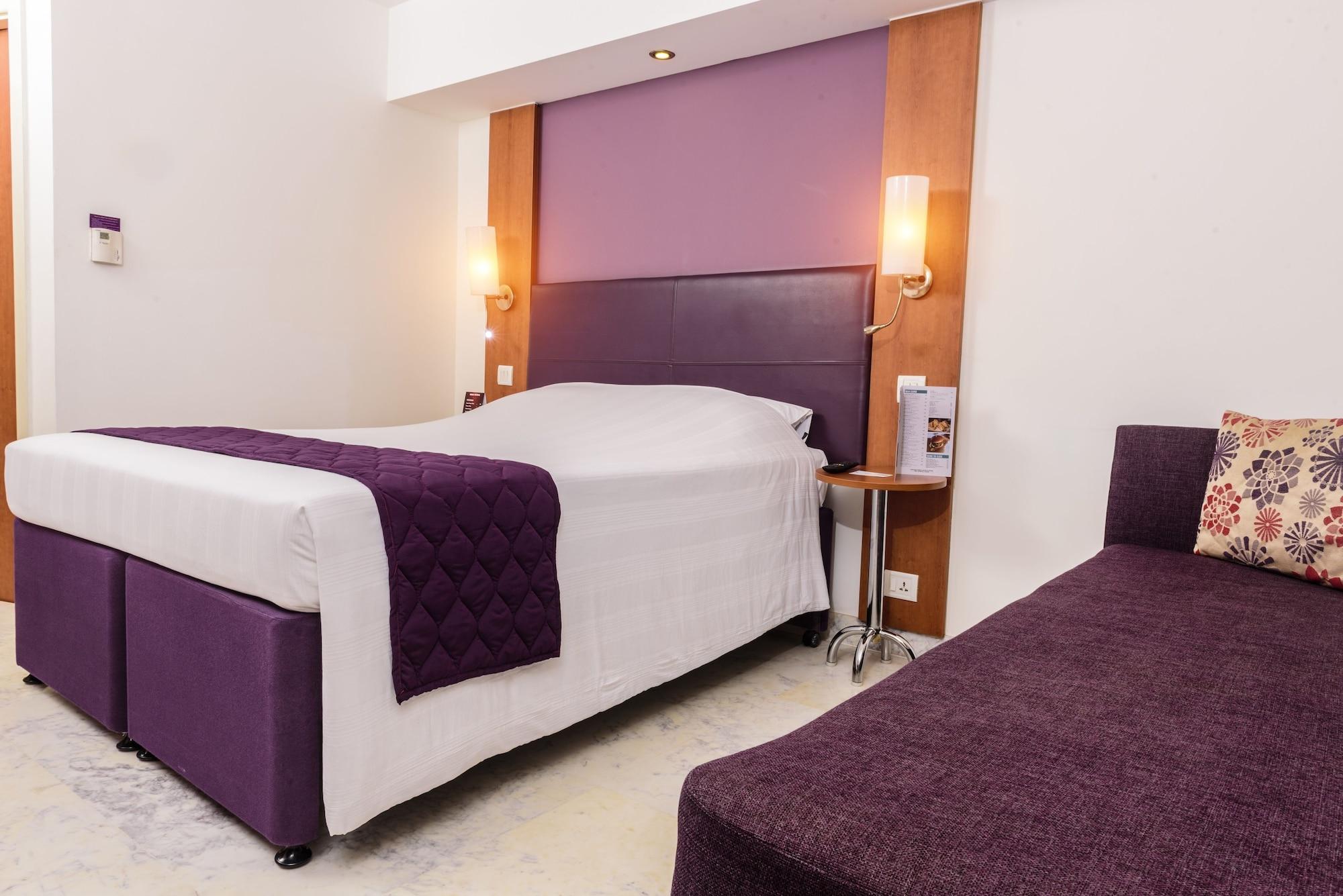 Caspia Hotel New Delhi Exterior photo