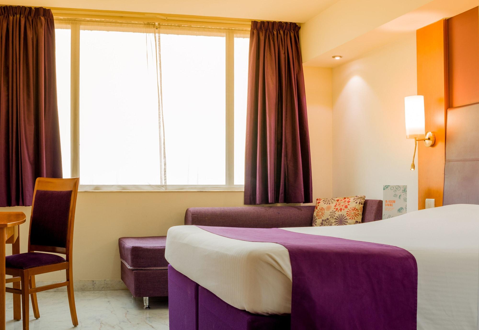 Caspia Hotel New Delhi Exterior photo