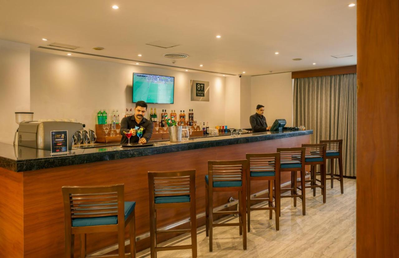 Caspia Hotel New Delhi Exterior photo