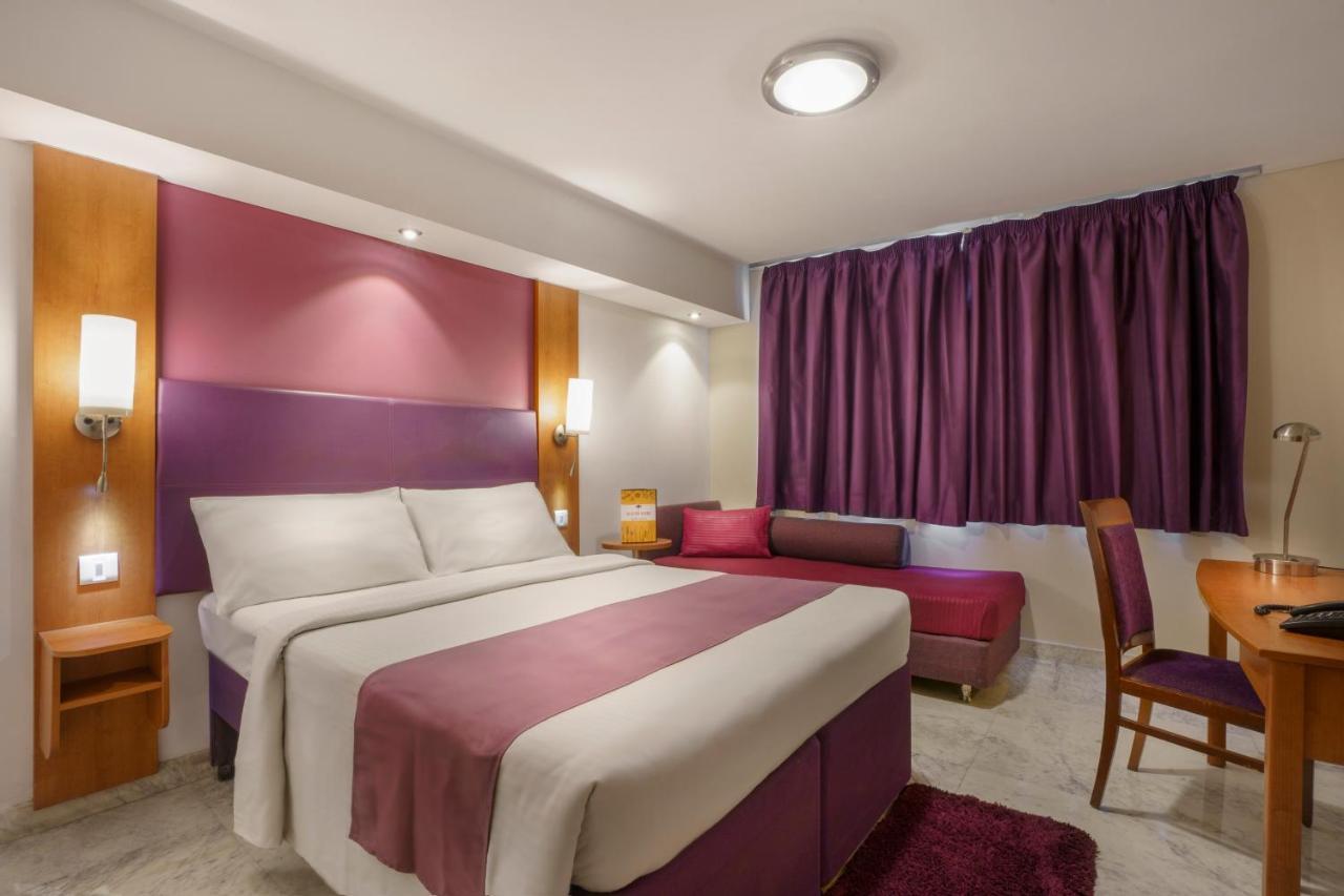 Caspia Hotel New Delhi Exterior photo