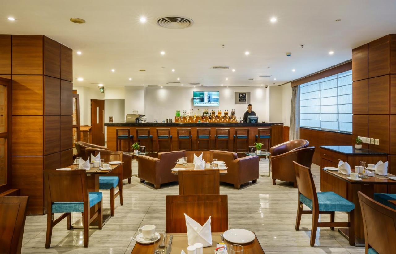 Caspia Hotel New Delhi Exterior photo