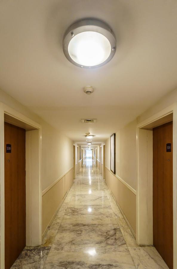 Caspia Hotel New Delhi Exterior photo