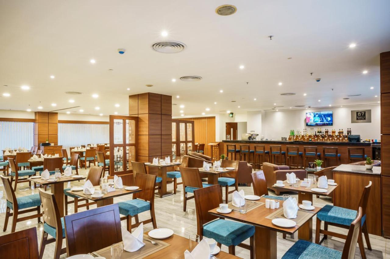 Caspia Hotel New Delhi Exterior photo
