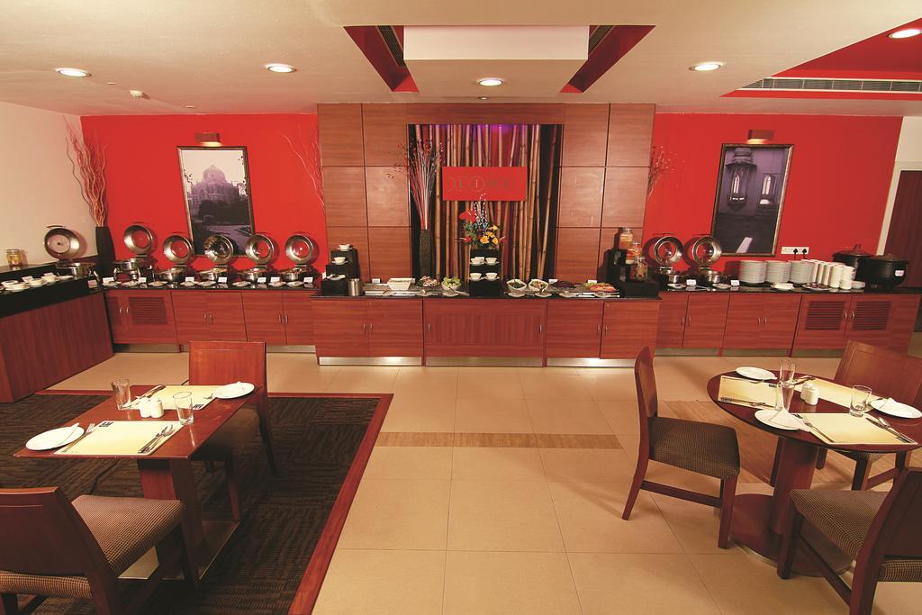 Caspia Hotel New Delhi Exterior photo