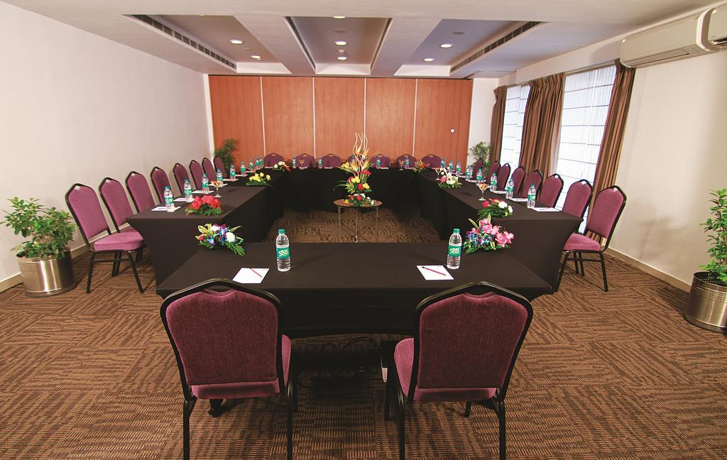 Caspia Hotel New Delhi Exterior photo