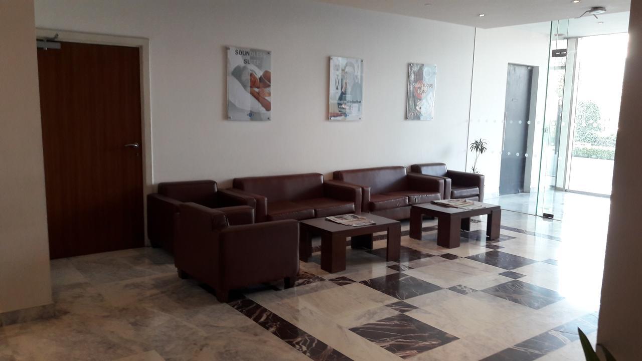 Caspia Hotel New Delhi Exterior photo